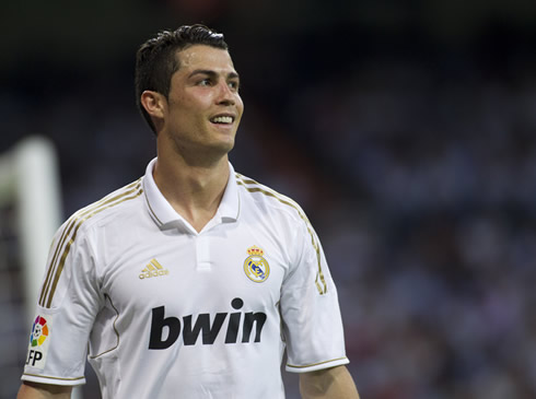Cristiano Ronaldo smiling during a game for Real Madrid, in 2012