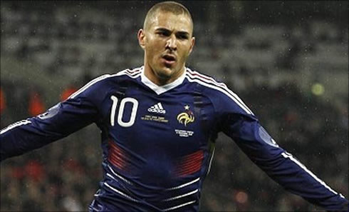 Karim Benzema celebrating a goal for France and wearing the number 10 jersey