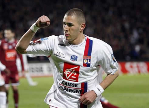 Karim Benzema raising his right hand, when celebrating a goal for Olympique Lyon, in France