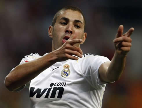 Karim Benzema shooter and sniper classic goal celebration for Real Madrid