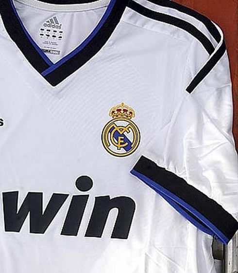 New Real Madrid 2012/2013 jersey/shirt, zoomed in