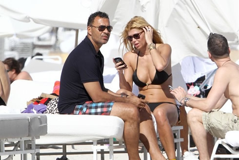 Ruud Gullit and his super hot wife and girlfriend, Estelle Cruiyff, in the beach