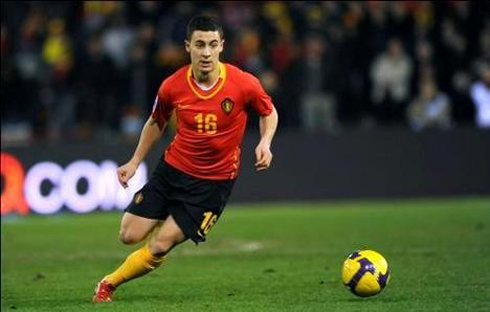 Eden Hazard chasing the ball in a match for the Belgium National Team, in 2012