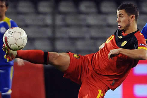 Eden Hazard technique controlling a ball, in a game for Belgium