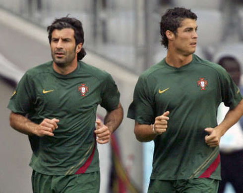 Cristiano Ronaldo training with Luís Figo, in the Portuguese National Team in 2006