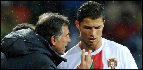 Cristiano Ronaldo listening to Carlos Queiroz instructions in a Portugal game for the World Cup