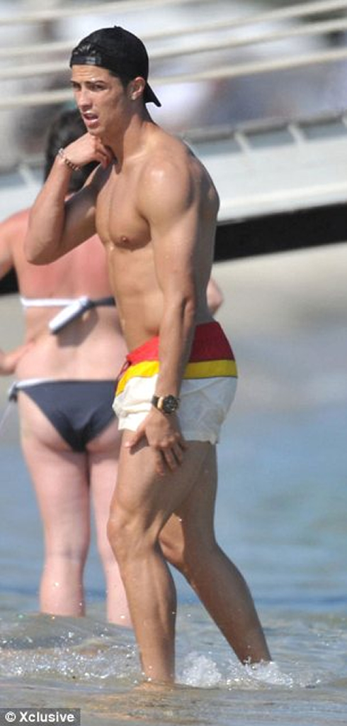 Cristiano Ronaldo looking good and in shape, in Saint Tropez, in 2012