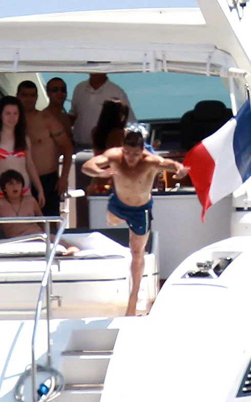 Cristiano Ronaldo jumping and diving in Saint Tropez, in the Summer of 2012