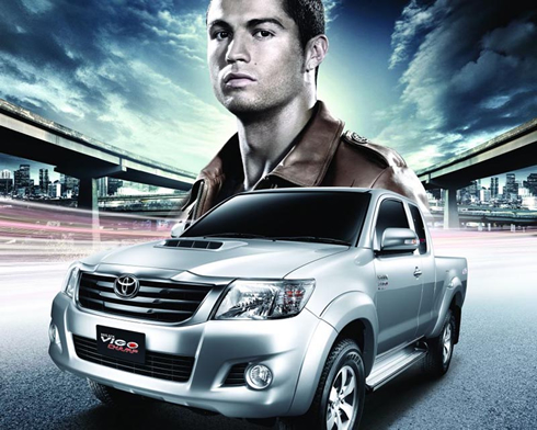 Cristiano Ronaldo in Toyota Hilux Vigo Champ ad spot in Thailand, photo 1