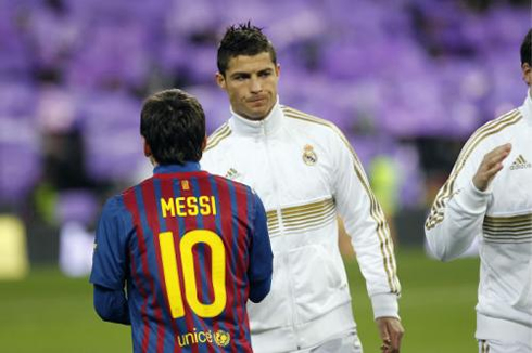 Cristiano Ronaldo showing he is a good friend of Lionel Messi, in the Clasico between Real Madrid and Barcelona, in 2012
