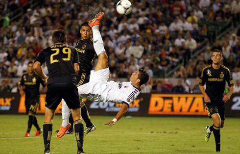 Cristiano Ronaldo bicycle kick, overhead kick, in LA Galaxy vs Real Madrid, for the 2012-2013 pre-season