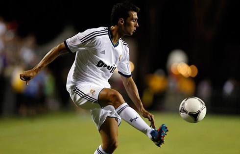 Alvaro Arbeloa controlling the ball in Real Madrid 2012-2013