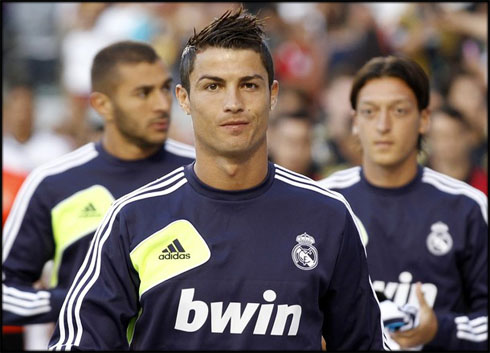 Cristiano Ronaldo prepared to play in the United States, with Ozil and Benzema behind, in 2012