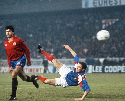 Jean-Pierre Papin overhead and bicycle kick, in France vs Spain