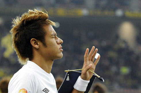 Neymar almost crying, after losing a game for Santos, in 2012