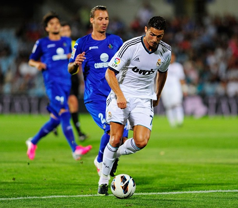 Cristiano Ronaldo initiating a spring in Getafe vs Real Madrid, for La Liga 2012-2013