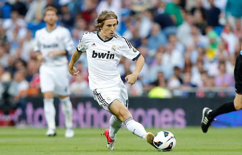 Luka Modric playing at Real Madrid's midfield, in 2012-2013