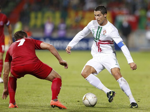 Cristiano Ronaldo showing off his dribbling moves in Luxembourg 1-2 Portugal, for the 2014 FIFA World Cup qualifiers