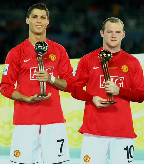Cristiano Ronaldo and Wayne Rooney receiving awards, in 2008-2009