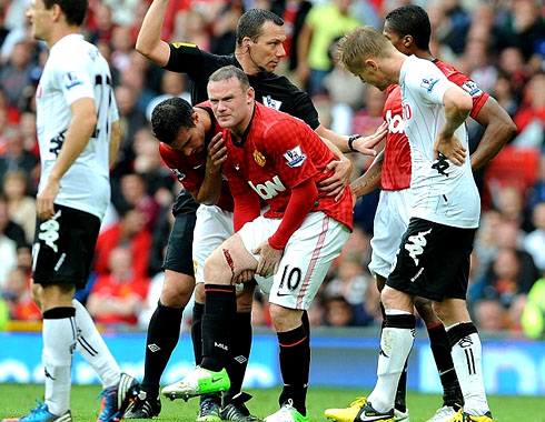 Wayne Rooney injury in Manchester United vs Fulham, in 2012