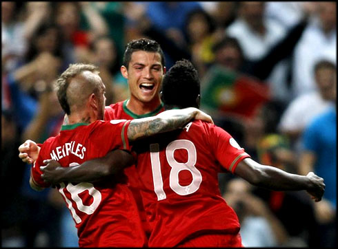 Cristiano Ronaldo happy and celebrating Portugal goal, with Raúl Meireles and Silvestre Varela, in 2012