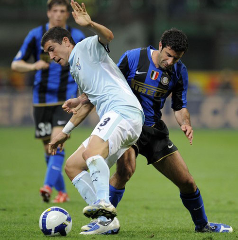 Kolarov defending Luis Figo, in Lazio vs Inter Milan