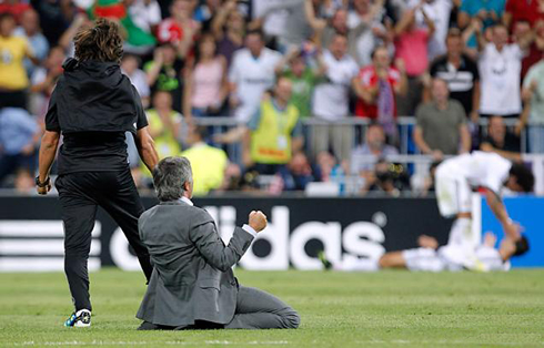 José Mourinho on his knees, celebrating Ronaldo's goal in Real Madrid 3-2 Manchester City, for the UEFA Champions League in 2012-2013