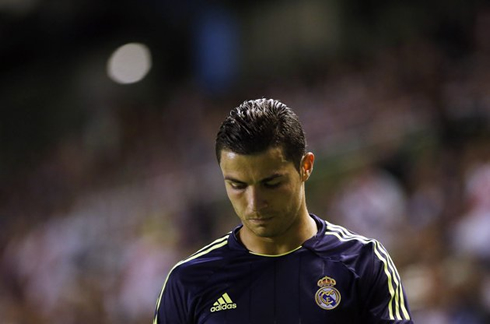 Cristiano Ronaldo with his head down, in Real Madrid in 2012-2013