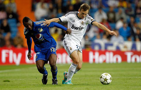 Denis Cheryshev getting past a defender in Real Madrid 2012-2013