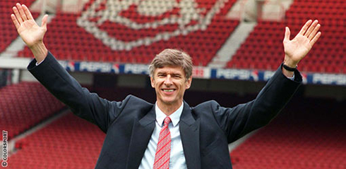 Arsene Wenger celebrating his tribute at Arsenal