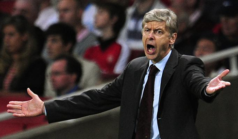 Arsene Wenger protests and shows his rage in Arsenal