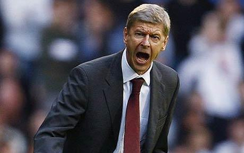 Arsene Wenger yelling and screaming at his own players, during an Arsenal game