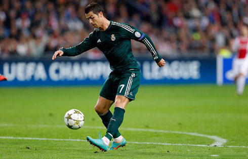 Cristiano Ronaldo superb left-foot lob goal, in Ajax vs Real Madrid, for the UEFA Champions League 2012-2013