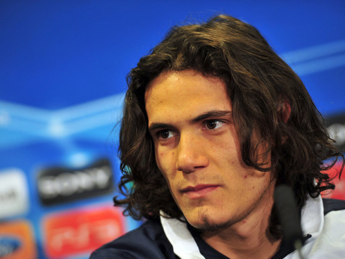 Edinson Cavani, the most handsome player with long hair in Italian football in 2012-2013