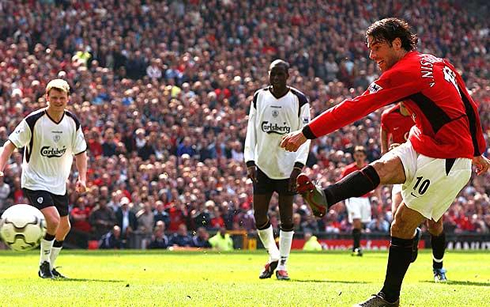 Ruud van Nistelrooy scoring from a penalty-kick for Manchester United