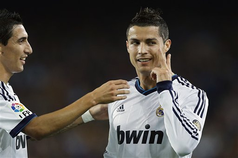 Cristiano Ronaldo new goal celebration in Barcelona 2-2 Real Madrid, pointing to his new haircut and hairstyle, in 2012-2013