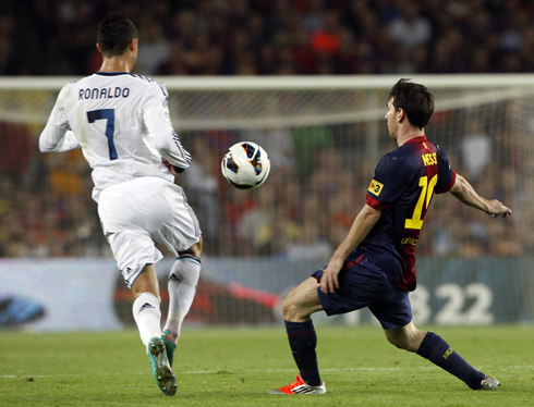 Cristiano Ronaldo playing vs Lionel Messi in Barcelona vs Real Madrid, in 2012-2013