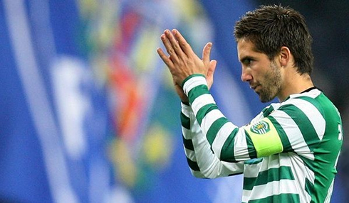 João Moutinho playing for Sporting CP, in a match against FC Porto, for the Portuguese League