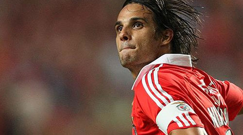 Nuno Gomes goal celebration in Benfica