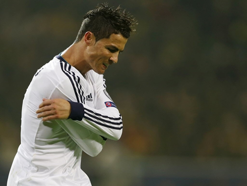Cristiano Ronaldo never giving up, despite being injured on the pitch