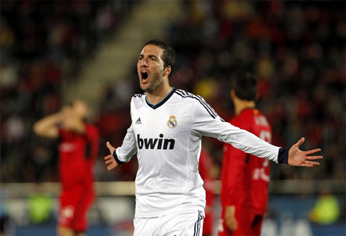 Gonzalo Higuaín goal celebration for Real Madrid, in 2012-2013