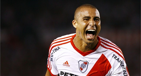 David Trézéguet going wild at celebrating a goal for River Plate, in 2012-2013