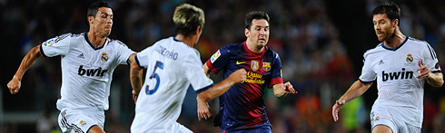 Lionel Messi being chased by Ronaldo, Fábio Coentrão and Xabi Alonso, in Real Madrid vs Barcelona, in 2012-2013