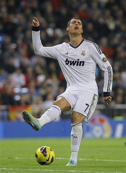 Cristiano Ronaldo being clumsy and acting like a clown, in Real Madrid 2012-2013