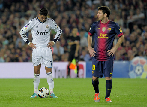 Cristiano Ronaldo regaining his focus in Real Madrid vs Barcelona, with Messi standing around, in 2012-2013