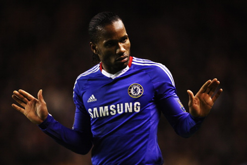 Didier Drogba innocent posture, requesting calm in Chelsea FC