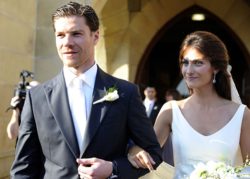 Xabi Alonso and Nagore Aramburu wedding picture and photo, in 2009