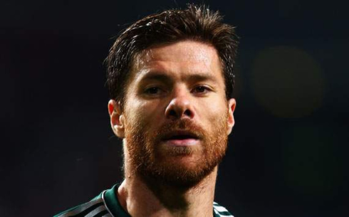 Xabi Alonso big and classic brown beard, in Real Madrid 2012-2013