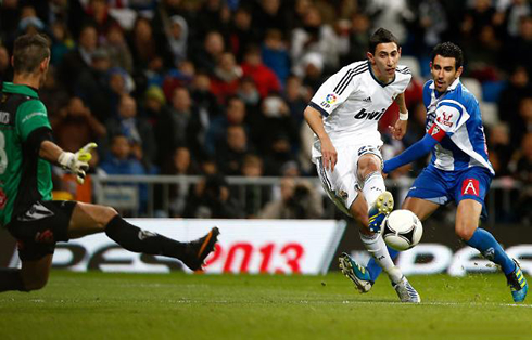 Angel Di María scoring the opening goal in Real Madrid vs Alcoyano, in 2012-2013