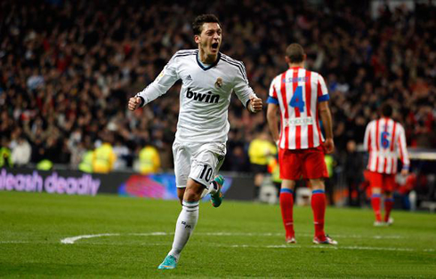 Mesut Ozil running around the Santiago Bernabéu to celebrate his goal in Real Madrid 2-0 Atletico Madrid, in 2012-2013